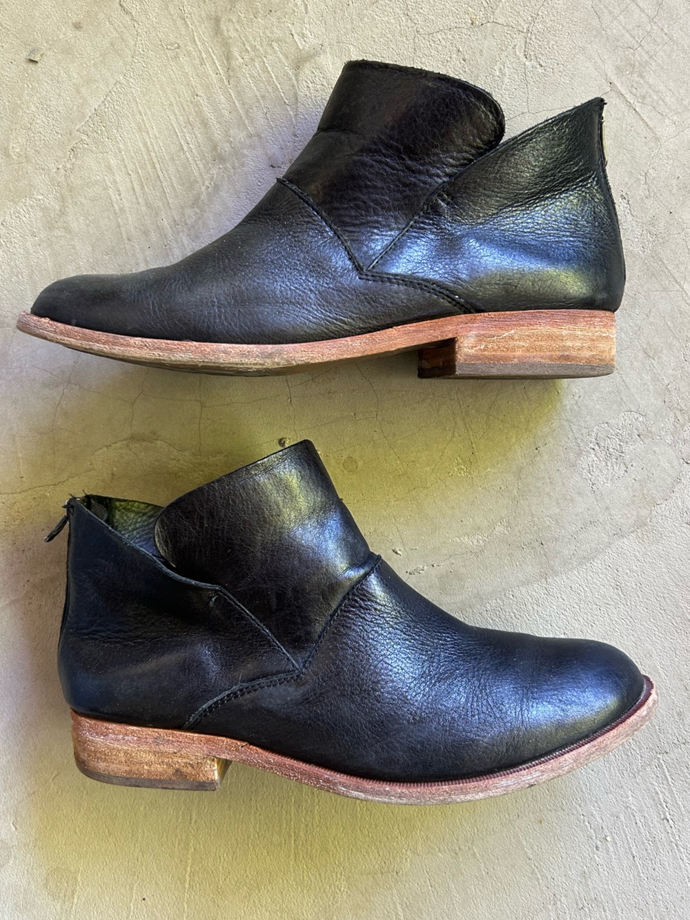 🆕 Listing!  Kork-Ease | Black Leather Booties